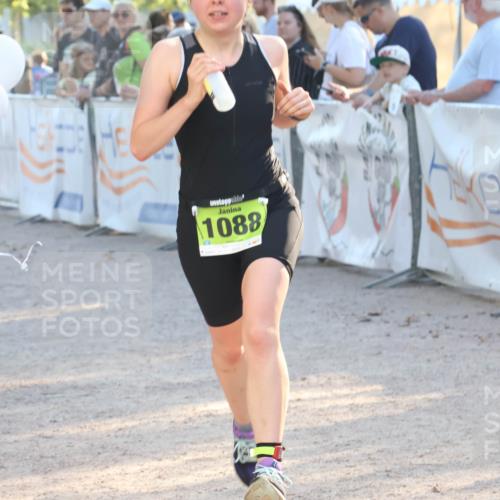 07.09.2025 - 19. Norderstedt Triathlon Luisa Fischer http://msf.ph/oto/8738103 07.09.2025 16:46:43 Ziel 1047, 1088, 1619 meine-sportfotos.de