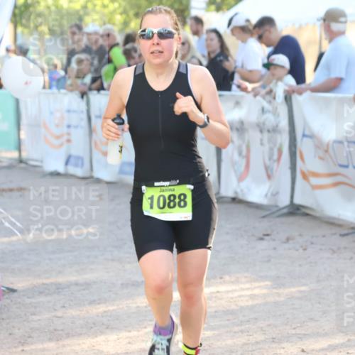 07.09.2025 - 19. Norderstedt Triathlon Luisa Fischer http://msf.ph/oto/8738108 07.09.2025 16:46:44 Ziel 1047, 1088 meine-sportfotos.de