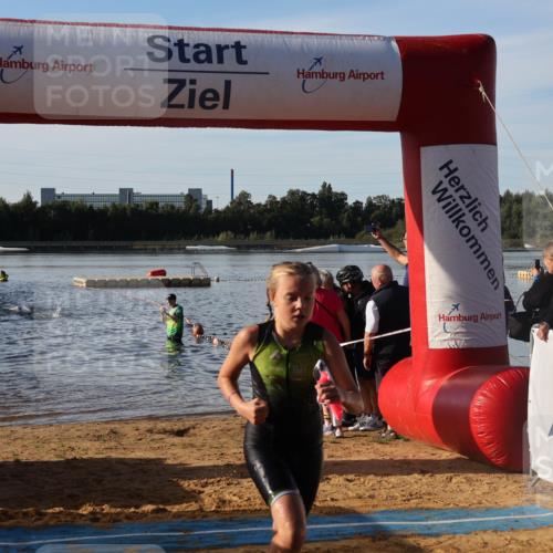 07.09.2025 - 19. Norderstedt Triathlon Luisa Fischer http://msf.ph/oto/8738115 07.09.2025 09:02:11 Schwimmen 1, 4, 44, 46, 50 meine-sportfotos.de