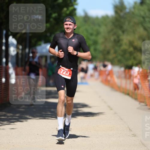 07.09.2025 - 19. Norderstedt Triathlon Michael Strokosch http://msf.ph/oto/8738139 07.09.2025 13:45:36 Laufen 325, 338, 723 meine-sportfotos.de