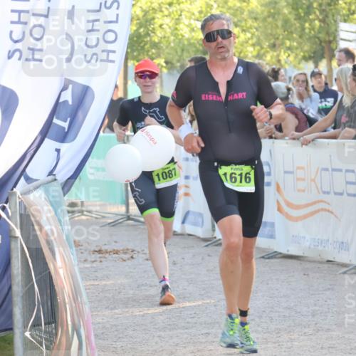 07.09.2025 - 19. Norderstedt Triathlon Luisa Fischer http://msf.ph/oto/8738168 07.09.2025 16:47:03 Ziel 503, 1087, 1616 meine-sportfotos.de