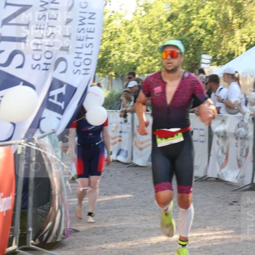 07.09.2025 - 19. Norderstedt Triathlon Luisa Fischer http://msf.ph/oto/8738298 07.09.2025 16:47:13 Ziel 1069, 1087, 1581, 1611, 1616 meine-sportfotos.de