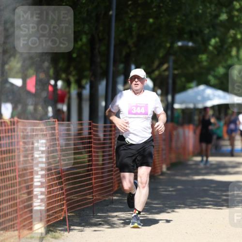 07.09.2025 - 19. Norderstedt Triathlon Michael Strokosch http://msf.ph/oto/8738299 07.09.2025 13:45:51 Laufen 344, 350 meine-sportfotos.de