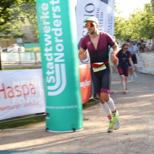 07.09.2025 - 19. Norderstedt Triathlon Luisa Fischer http://msf.ph/oto/8738322 07.09.2025 16:47:14 Ziel 1069, 1087, 1581, 1611 meine-sportfotos.de