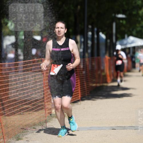 07.09.2025 - 19. Norderstedt Triathlon Michael Strokosch http://msf.ph/oto/8738345 07.09.2025 13:05:12 Laufen 307, 1360 meine-sportfotos.de