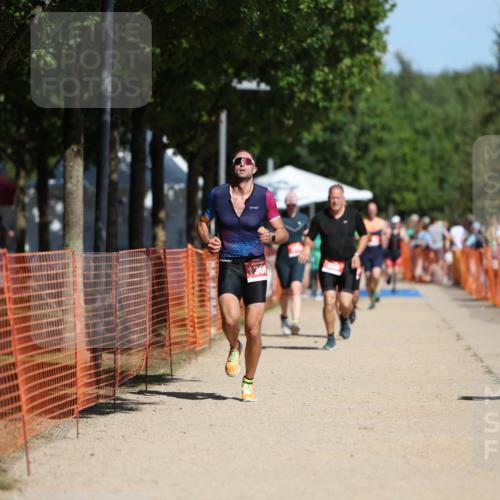 07.09.2025 - 19. Norderstedt Triathlon Michael Strokosch http://msf.ph/oto/8738352 07.09.2025 12:29:13 Laufen 1306, 1379 meine-sportfotos.de