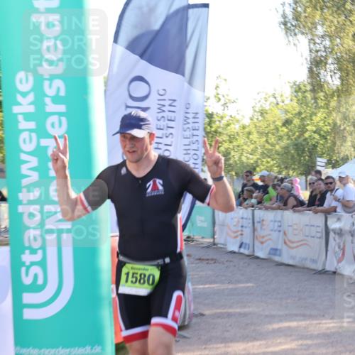 07.09.2025 - 19. Norderstedt Triathlon Luisa Fischer http://msf.ph/oto/8738449 07.09.2025 16:47:28 Ziel 1580 meine-sportfotos.de