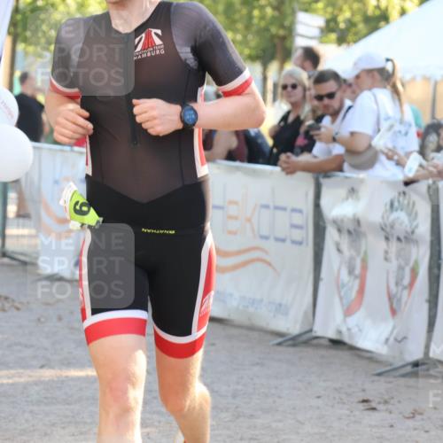 07.09.2025 - 19. Norderstedt Triathlon Luisa Fischer http://msf.ph/oto/8738479 07.09.2025 16:47:49 Ziel 1579 meine-sportfotos.de