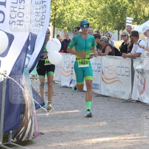 07.09.2025 - 19. Norderstedt Triathlon Luisa Fischer http://msf.ph/oto/8738512 07.09.2025 16:47:55 Ziel 1579, 1623 meine-sportfotos.de