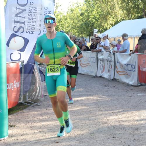 07.09.2025 - 19. Norderstedt Triathlon Luisa Fischer http://msf.ph/oto/8738560 07.09.2025 16:47:58 Ziel 1489, 1623, 1628 meine-sportfotos.de