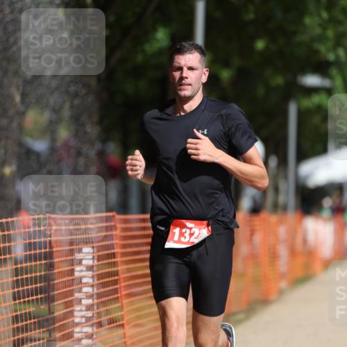 07.09.2025 - 19. Norderstedt Triathlon Michael Strokosch http://msf.ph/oto/8738574 07.09.2025 11:50:06 Laufen 1178, 1323 meine-sportfotos.de