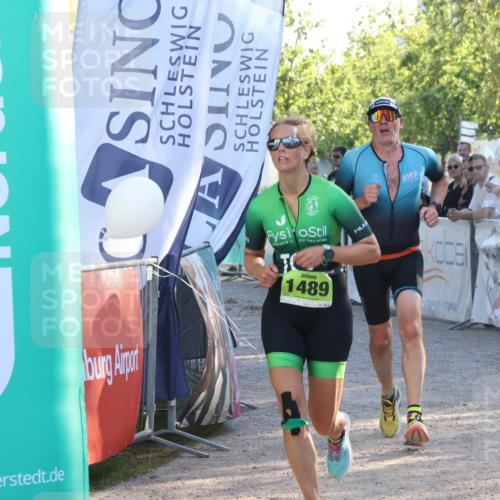 07.09.2025 - 19. Norderstedt Triathlon Luisa Fischer http://msf.ph/oto/8738581 07.09.2025 16:48:00 Ziel 1489, 1623, 1628 meine-sportfotos.de