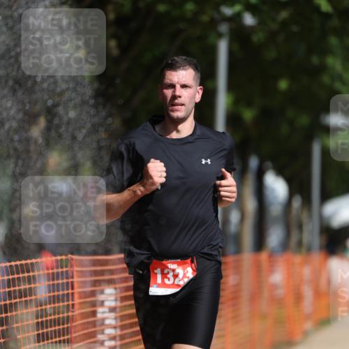 07.09.2025 - 19. Norderstedt Triathlon Michael Strokosch http://msf.ph/oto/8738582 07.09.2025 11:50:06 Laufen 1178, 1323 meine-sportfotos.de