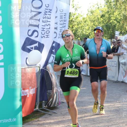 07.09.2025 - 19. Norderstedt Triathlon Luisa Fischer http://msf.ph/oto/8738584 07.09.2025 16:48:00 Ziel 1489, 1623, 1628 meine-sportfotos.de