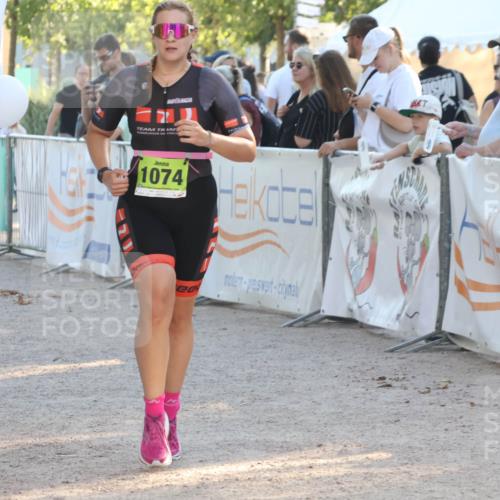 07.09.2025 - 19. Norderstedt Triathlon Luisa Fischer http://msf.ph/oto/8738620 07.09.2025 16:48:28 Ziel 1074 meine-sportfotos.de
