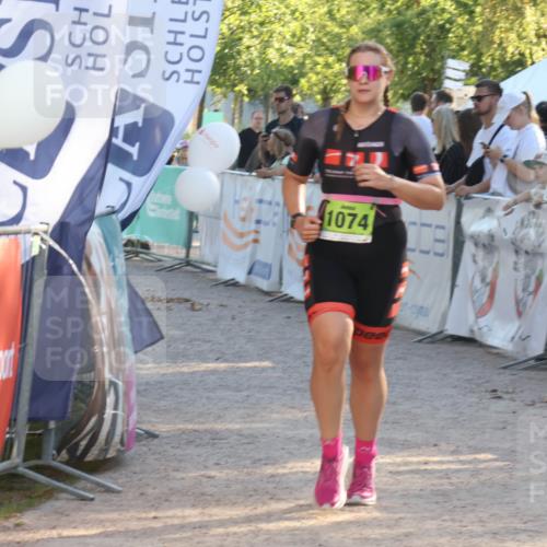 07.09.2025 - 19. Norderstedt Triathlon Luisa Fischer http://msf.ph/oto/8738632 07.09.2025 16:48:28 Ziel 1074 meine-sportfotos.de