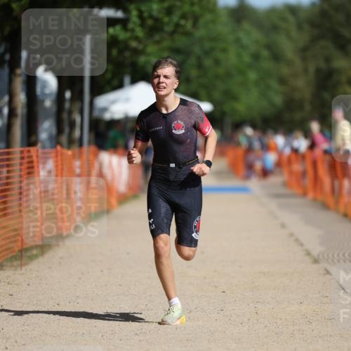 07.09.2025 - 19. Norderstedt Triathlon Michael Strokosch http://msf.ph/oto/8738652 07.09.2025 11:50:20 Laufen 1156 meine-sportfotos.de