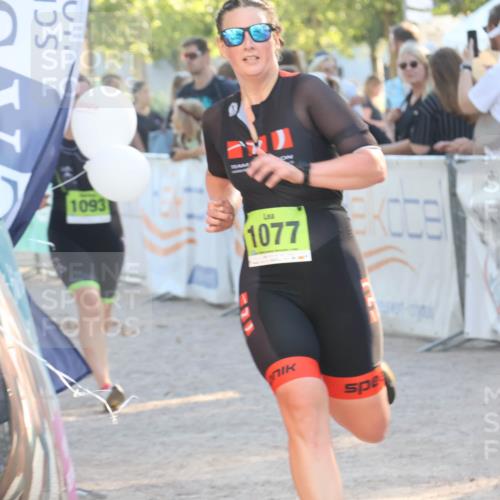 07.09.2025 - 19. Norderstedt Triathlon Luisa Fischer http://msf.ph/oto/8738718 07.09.2025 16:48:45 Ziel 1077, 1093 meine-sportfotos.de