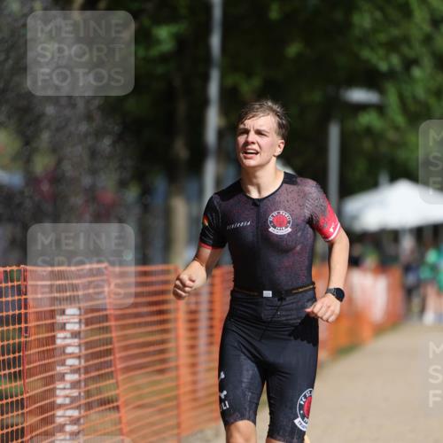 07.09.2025 - 19. Norderstedt Triathlon Michael Strokosch http://msf.ph/oto/8738729 07.09.2025 11:50:22 Laufen 1156 meine-sportfotos.de