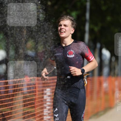 07.09.2025 - 19. Norderstedt Triathlon Michael Strokosch http://msf.ph/oto/8738755 07.09.2025 11:50:22 Laufen 1156 meine-sportfotos.de