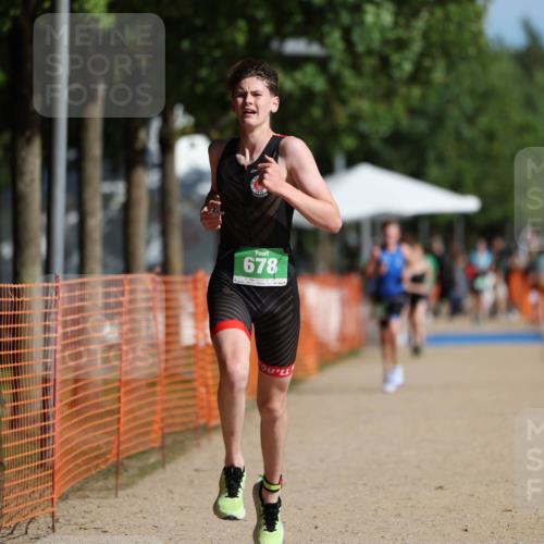 07.09.2025 - 19. Norderstedt Triathlon Michael Strokosch http://msf.ph/oto/8738762 07.09.2025 10:54:45 Laufen 99, 678 meine-sportfotos.de