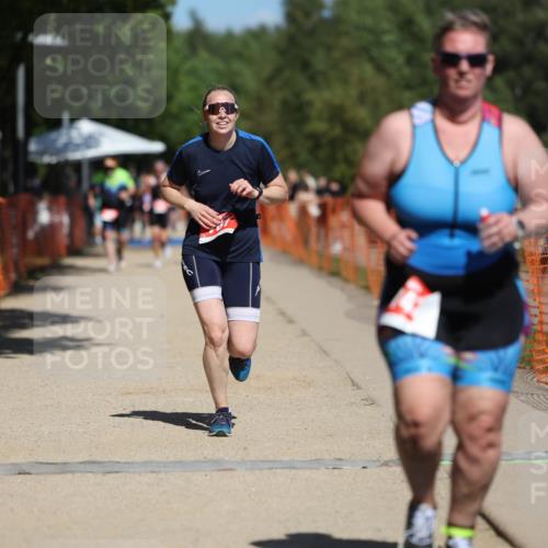 07.09.2025 - 19. Norderstedt Triathlon Michael Strokosch http://msf.ph/oto/8738794 07.09.2025 13:05:37 Laufen 742, 761 meine-sportfotos.de