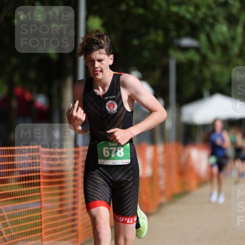 07.09.2025 - 19. Norderstedt Triathlon Michael Strokosch http://msf.ph/oto/8738819 07.09.2025 10:54:46 Laufen 99, 678 meine-sportfotos.de