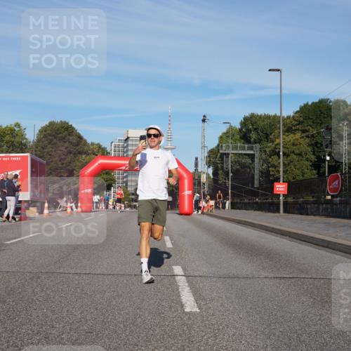 07.09.2025 - BARMER Alsterlauf Yannick Fuchs http://msf.ph/oto/8738822 07.09.2025 09:25:50 Laufen  meine-sportfotos.de