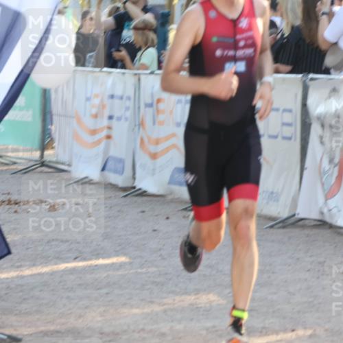 07.09.2025 - 19. Norderstedt Triathlon Luisa Fischer http://msf.ph/oto/8738829 07.09.2025 16:48:56 Ziel 467, 1093, 1575 meine-sportfotos.de