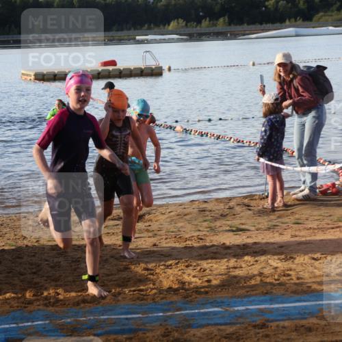 07.09.2025 - 19. Norderstedt Triathlon Luisa Fischer http://msf.ph/oto/8738830 07.09.2025 09:03:57 Schwimmen 10, 18, 20, 28, 35 meine-sportfotos.de
