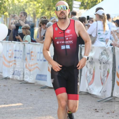 07.09.2025 - 19. Norderstedt Triathlon Luisa Fischer http://msf.ph/oto/8738831 07.09.2025 16:48:56 Ziel 467, 1093, 1575 meine-sportfotos.de