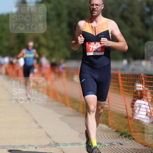 07.09.2025 - 19. Norderstedt Triathlon Michael Strokosch http://msf.ph/oto/8738834 07.09.2025 12:29:27 Laufen 186, 756, 791, 802, 818 meine-sportfotos.de
