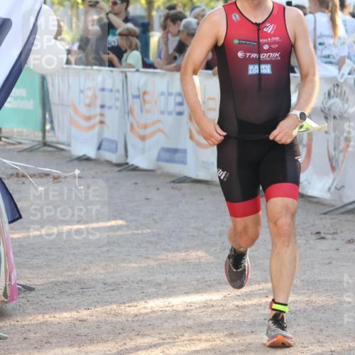 07.09.2025 - 19. Norderstedt Triathlon Luisa Fischer http://msf.ph/oto/8738837 07.09.2025 16:48:56 Ziel 467, 1093, 1575 meine-sportfotos.de