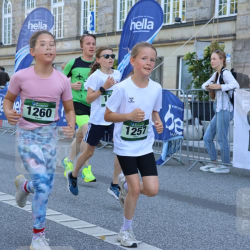 07.09.2025 - BARMER Alsterlauf Strokosch-Dieckow http://msf.ph/oto/8738839 07.09.2025 11:43:20 Ziel 1022, 1084, 1115, 1130, 1131, 8382 meine-sportfotos.de