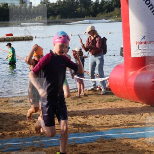 07.09.2025 - 19. Norderstedt Triathlon Luisa Fischer http://msf.ph/oto/8738842 07.09.2025 09:03:57 Schwimmen 10, 18, 20, 28, 35 meine-sportfotos.de