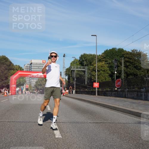 07.09.2025 - BARMER Alsterlauf Yannick Fuchs http://msf.ph/oto/8738847 07.09.2025 09:25:50 Laufen  meine-sportfotos.de
