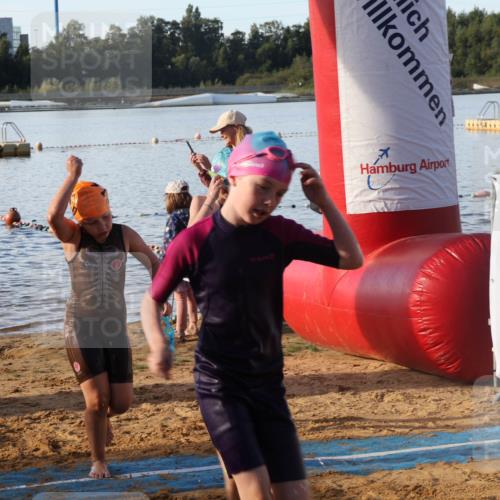 07.09.2025 - 19. Norderstedt Triathlon Luisa Fischer http://msf.ph/oto/8738848 07.09.2025 09:03:58 Schwimmen 10, 18, 20, 28, 35 meine-sportfotos.de
