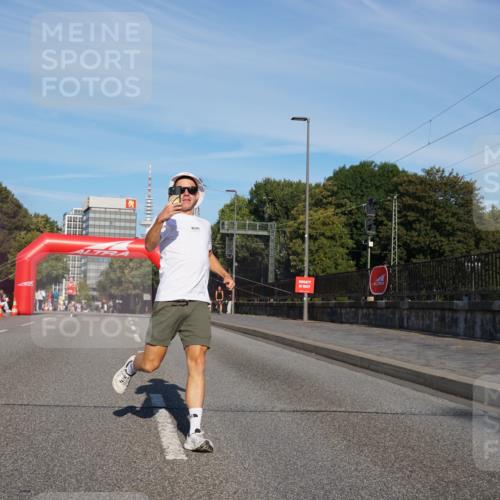07.09.2025 - BARMER Alsterlauf Yannick Fuchs http://msf.ph/oto/8738861 07.09.2025 09:25:50 Laufen  meine-sportfotos.de