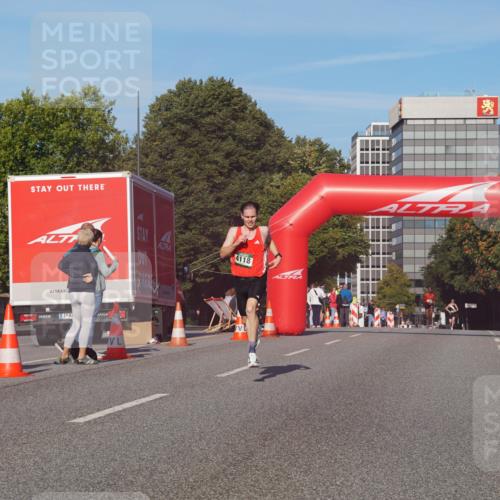 07.09.2025 - BARMER Alsterlauf Yannick Fuchs http://msf.ph/oto/8738895 07.09.2025 09:25:54 Laufen 4118 meine-sportfotos.de