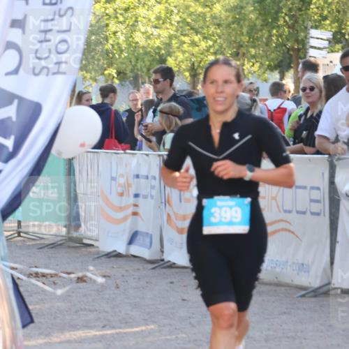 07.09.2025 - 19. Norderstedt Triathlon Luisa Fischer http://msf.ph/oto/8738901 07.09.2025 16:49:01 Ziel 399, 467, 1575 meine-sportfotos.de
