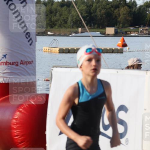 07.09.2025 - 19. Norderstedt Triathlon Luisa Fischer http://msf.ph/oto/8738941 07.09.2025 09:04:20 Schwimmen 22, 24, 43 meine-sportfotos.de