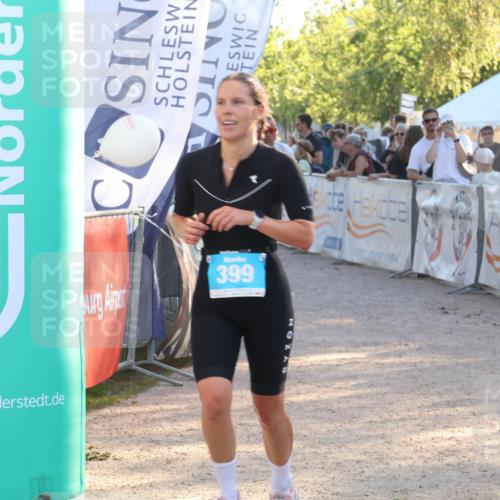 07.09.2025 - 19. Norderstedt Triathlon Luisa Fischer http://msf.ph/oto/8738942 07.09.2025 16:49:03 Ziel 399, 1575, 1589 meine-sportfotos.de