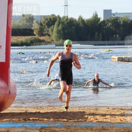 07.09.2025 - 19. Norderstedt Triathlon Luisa Fischer http://msf.ph/oto/8738960 07.09.2025 09:28:21 Schwimmen 633 meine-sportfotos.de