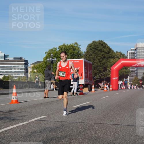 07.09.2025 - BARMER Alsterlauf Yannick Fuchs http://msf.ph/oto/8738990 07.09.2025 09:25:55 Laufen 4118 meine-sportfotos.de