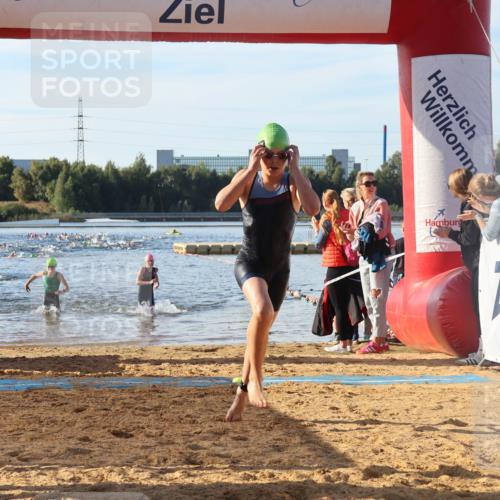 07.09.2025 - 19. Norderstedt Triathlon Luisa Fischer http://msf.ph/oto/8738997 07.09.2025 09:28:23 Schwimmen 553, 557, 633 meine-sportfotos.de