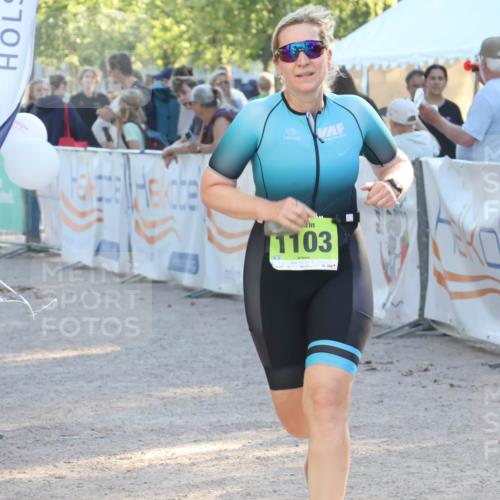 07.09.2025 - 19. Norderstedt Triathlon Luisa Fischer http://msf.ph/oto/8739014 07.09.2025 16:49:10 Ziel 399, 1103, 1497, 1589 meine-sportfotos.de