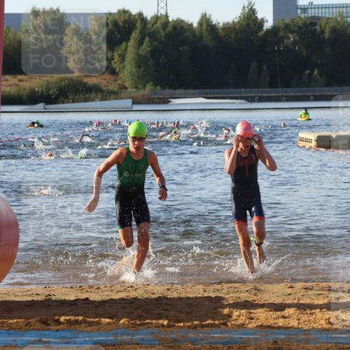 07.09.2025 - 19. Norderstedt Triathlon Luisa Fischer http://msf.ph/oto/8739020 07.09.2025 09:28:26 Schwimmen 553, 557, 633 meine-sportfotos.de