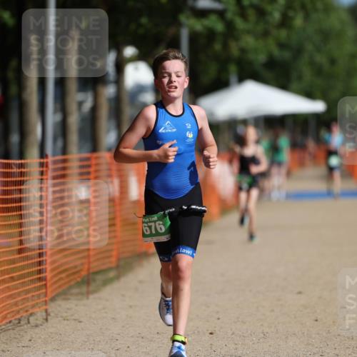 07.09.2025 - 19. Norderstedt Triathlon Michael Strokosch http://msf.ph/oto/8739031 07.09.2025 10:54:52 Laufen 676, 678 meine-sportfotos.de