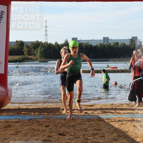 07.09.2025 - 19. Norderstedt Triathlon Luisa Fischer http://msf.ph/oto/8739055 07.09.2025 09:28:28 Schwimmen 553, 557, 633 meine-sportfotos.de