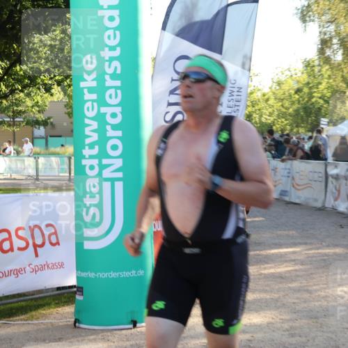 07.09.2025 - 19. Norderstedt Triathlon Luisa Fischer http://msf.ph/oto/8739070 07.09.2025 16:49:18 Ziel 1053, 1103, 1551 meine-sportfotos.de